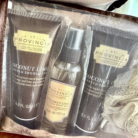 FREE or buy it. Labella shower gel sets both nwt. - Picture 3 of 4